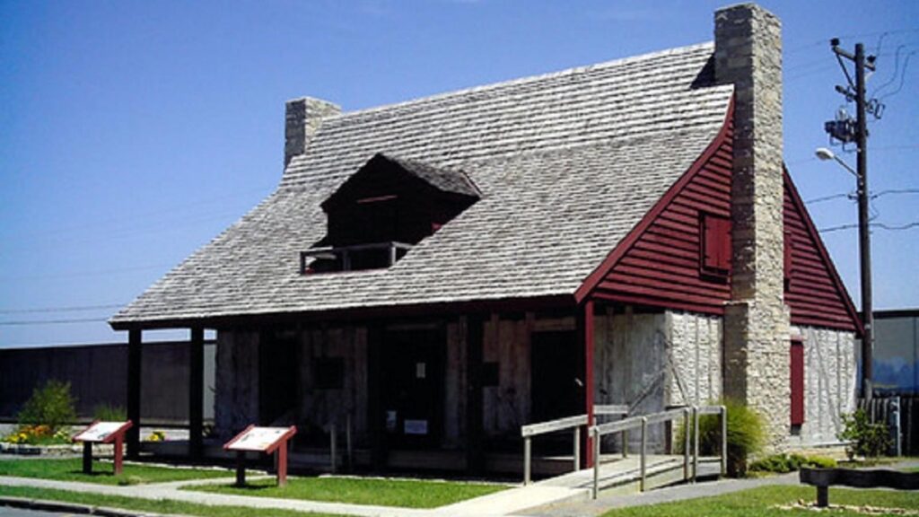 Red House (picture 1 of 2)