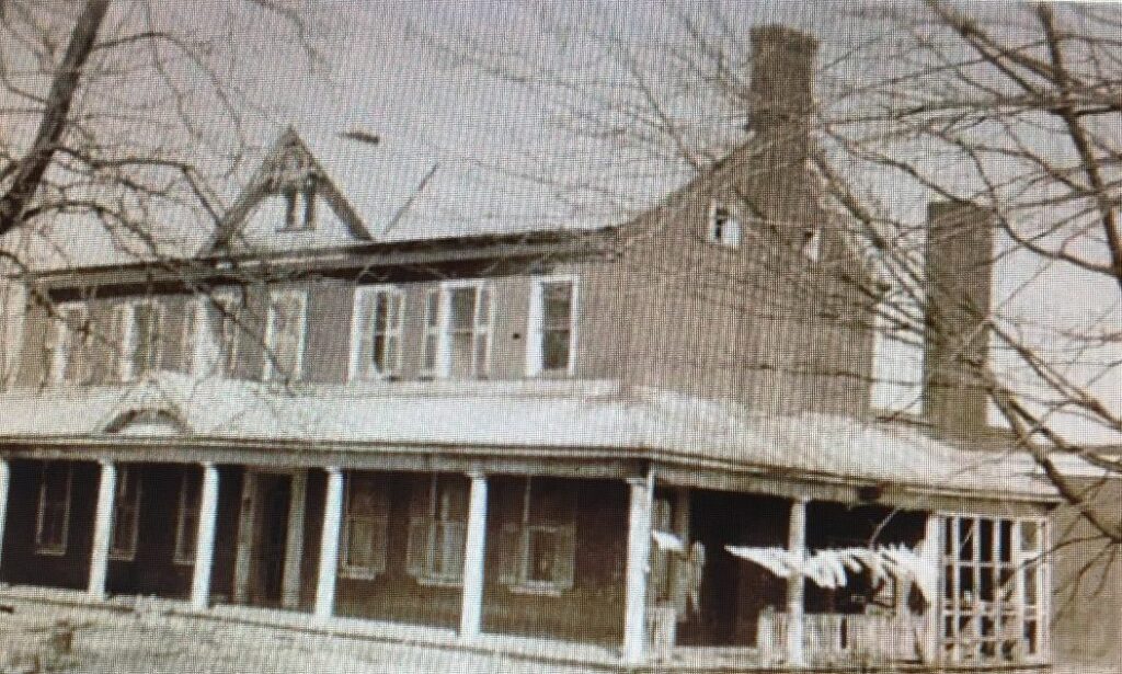 Kent House, razed, date uncertain (picture 1 of 2)